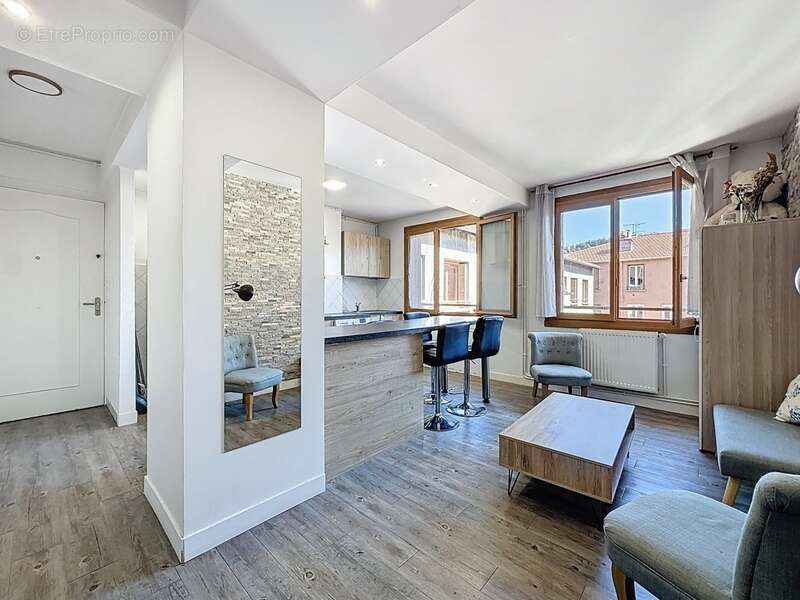 Appartement à SAINT-ETIENNE