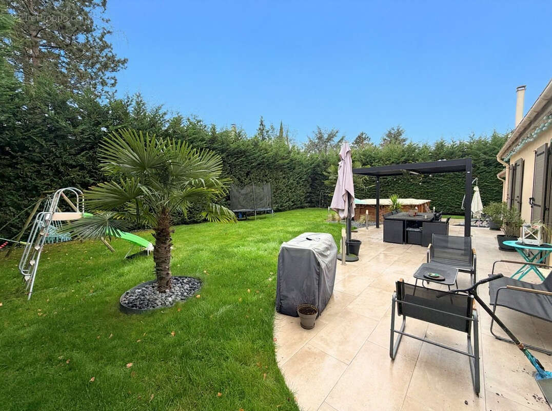 Maison à LA QUEUE-EN-BRIE