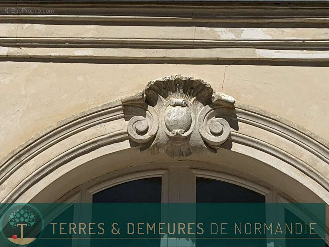 LISIEUX (CALVADOS) : belle maison bourgoise de fin XIX ème siècle - photo 9