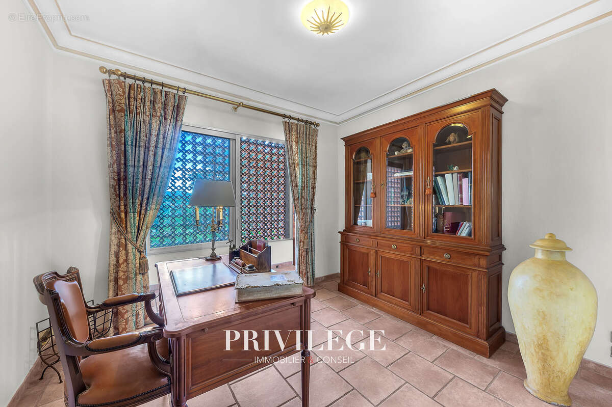 Maison à MOUGINS