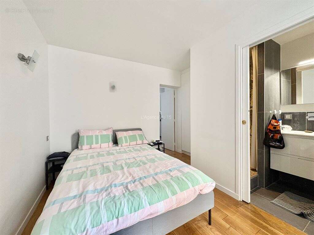 Appartement à PARIS-15E