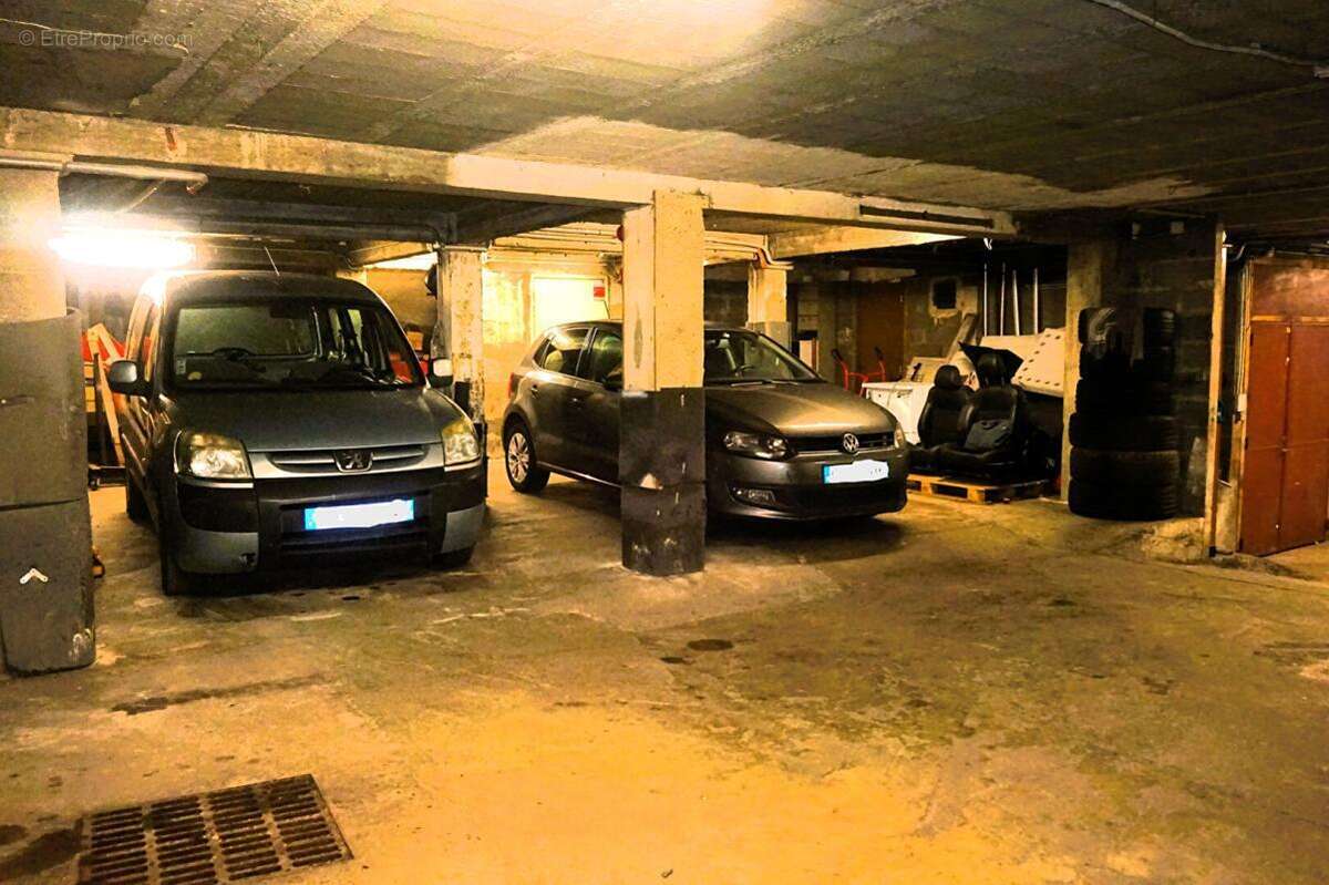 Appartement à LE CHAMBON-FEUGEROLLES