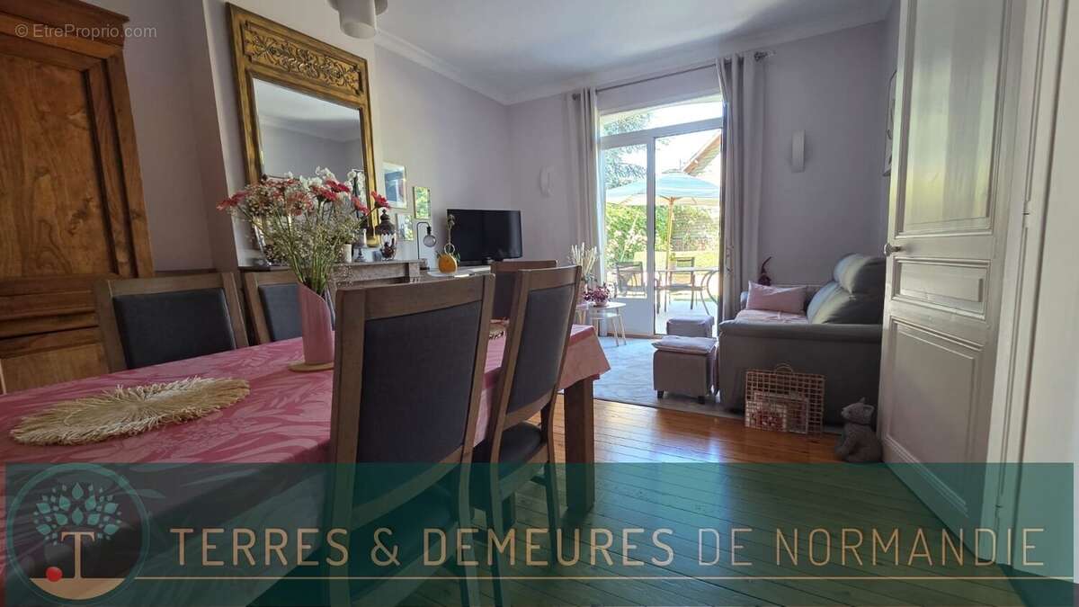 Maison de caractère de 130 M² dans un bourg tous commerces à 15 mns de Dieppe en Normandie et chalet bois annexe aménagé en stud - photo 6