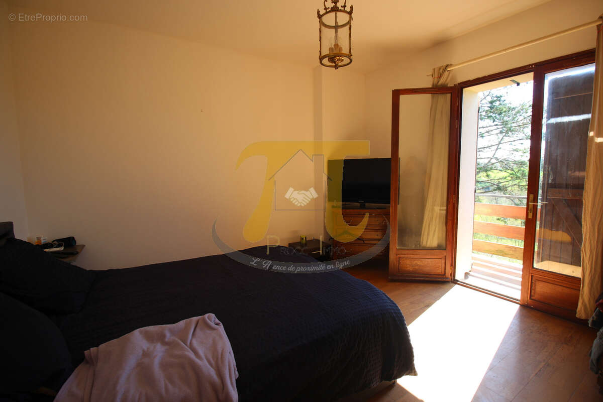 Grande maison familiale proposant 2 logements. - photo 11