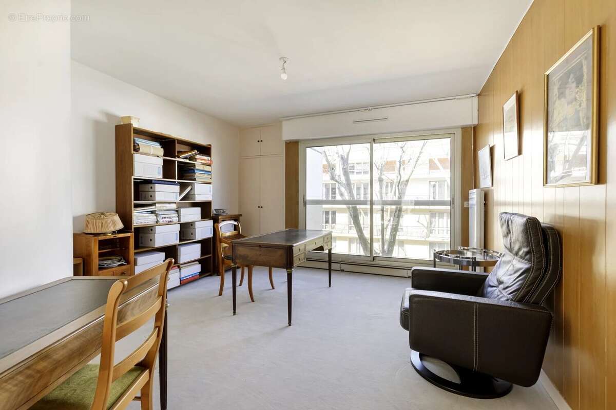 Appartement à NEUILLY-SUR-SEINE