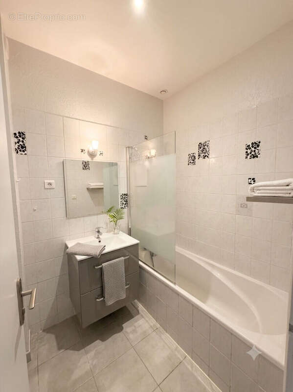 À vendre appartement t3 de 55 m2 en hyper centre - rez-de-chausée - cave - photo 3