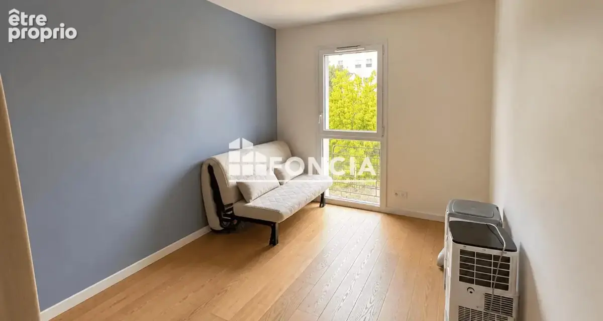 Beau T4 au calme avec balcon plein sud et 2 places de parking en sous-sol - photo 11