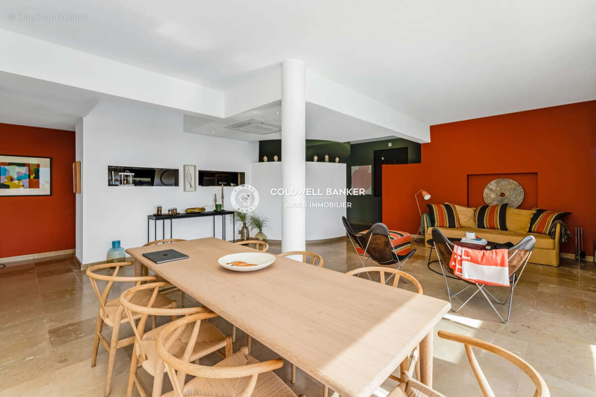 Maison 230 m² à La Garde-Freinet  - photo 7