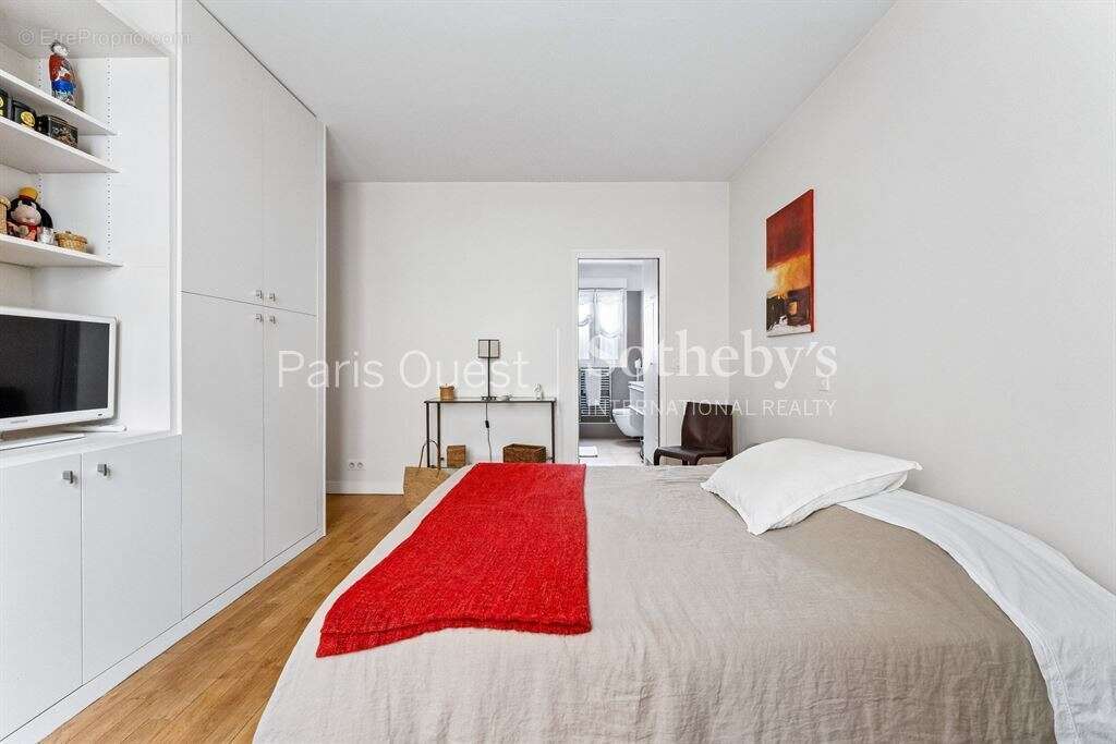 Appartement à NEUILLY-SUR-SEINE