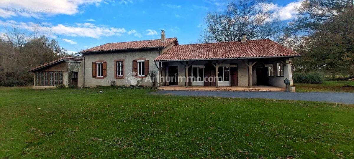 Maison à LABRUGUIERE