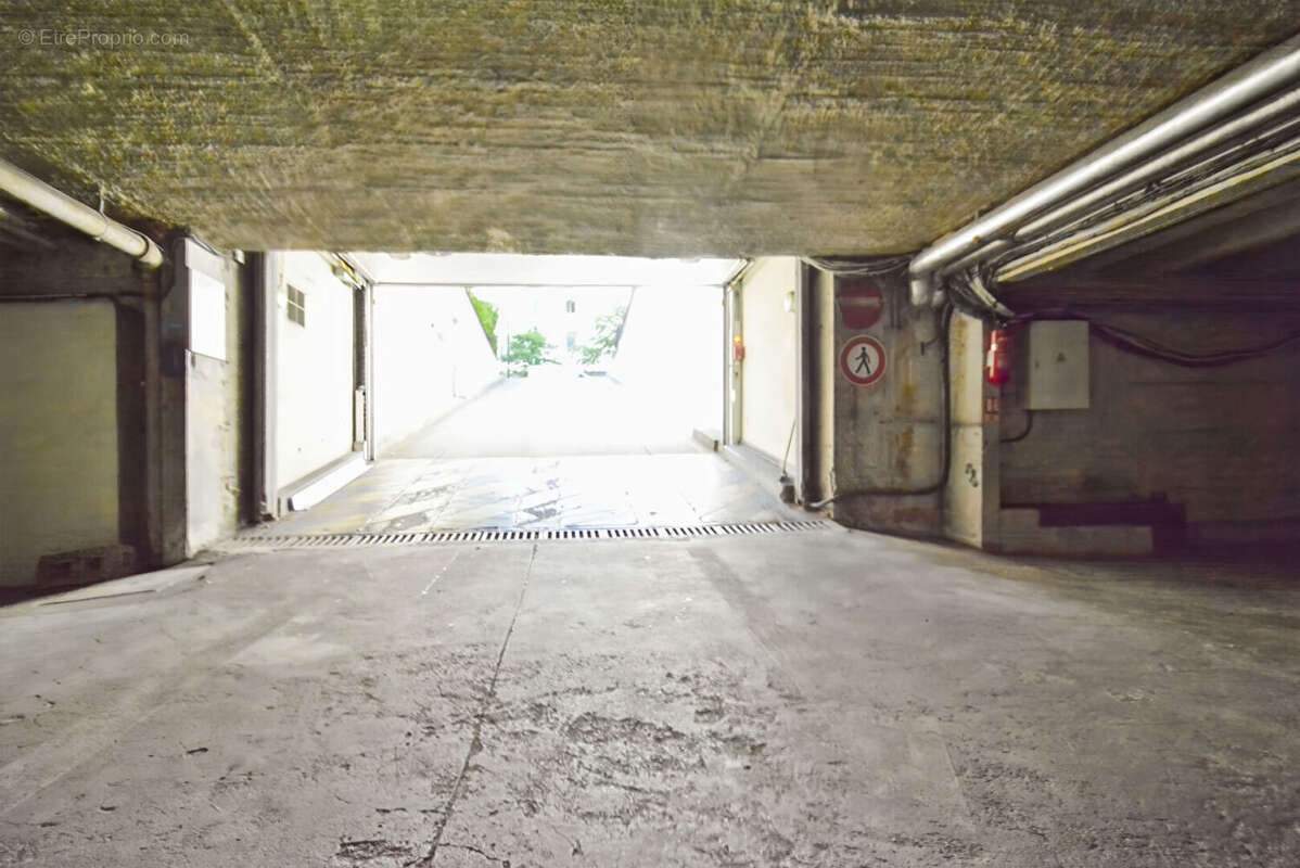 Parking / box 13m² à boulogne-billancourt - photo 5