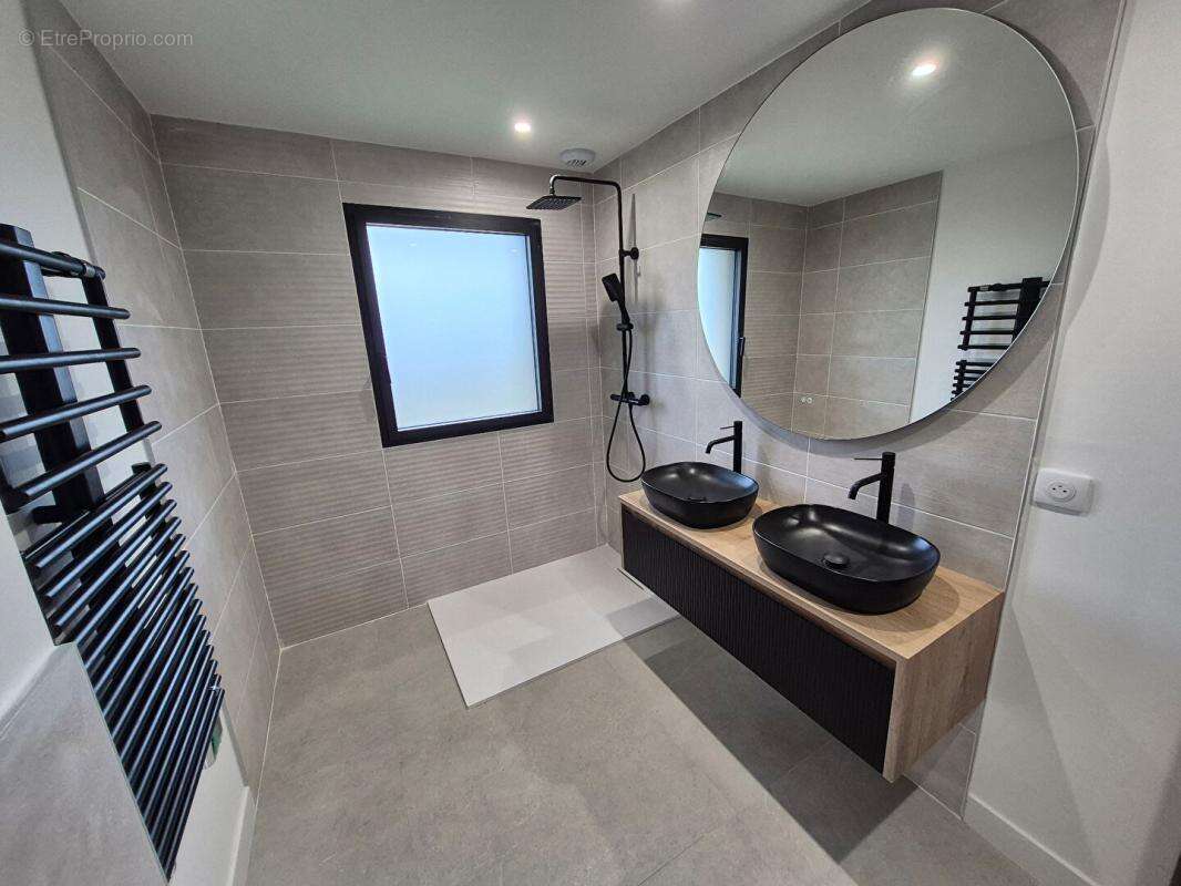 Appartement à SIX-FOURS-LES-PLAGES