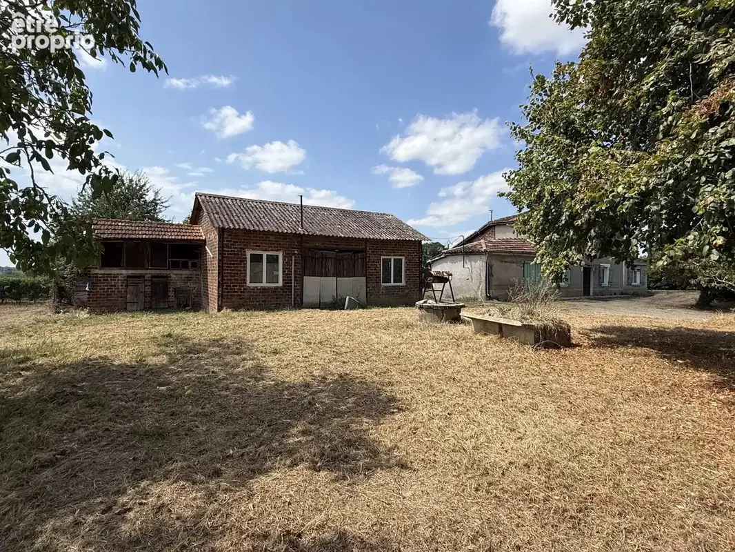 Maison de Type F5-120m2 habitables sur 2 niveaux (à rénover) - photo 2