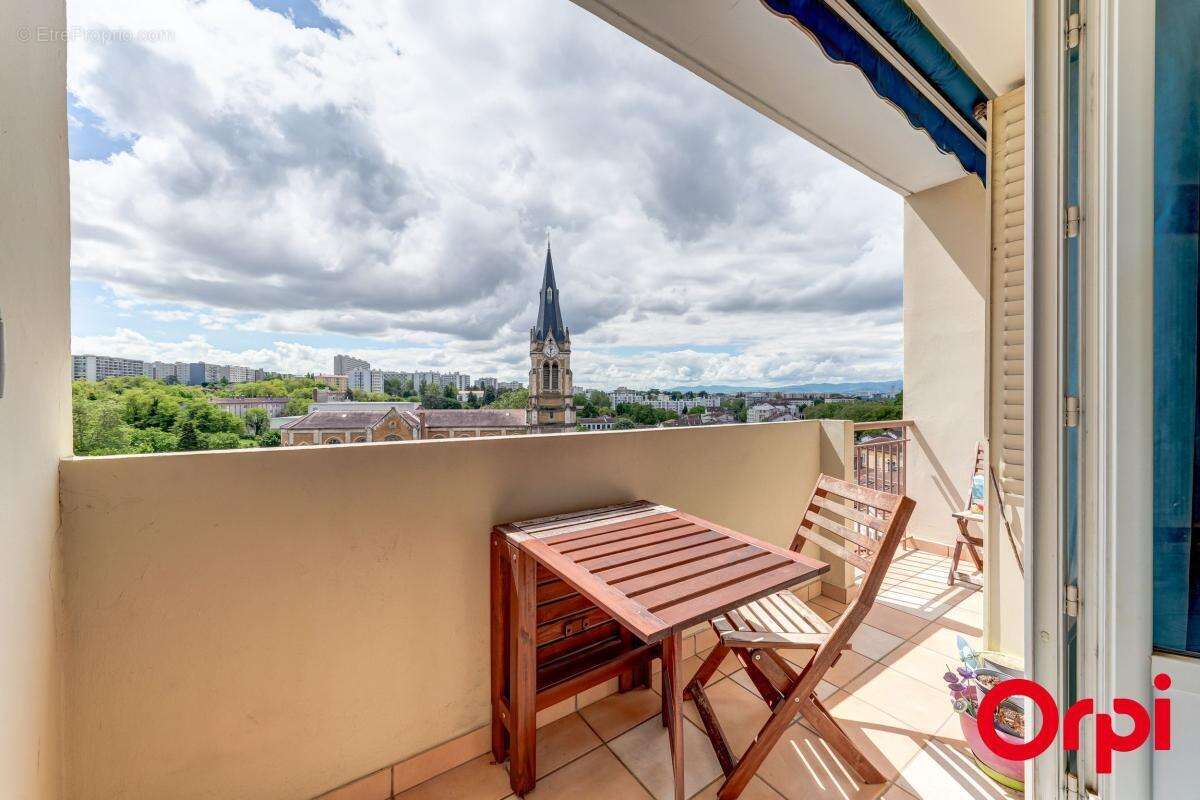 CALUIRE CENTRE BOURG - T3 de 79 m² avec vue dégagée - photo 5
