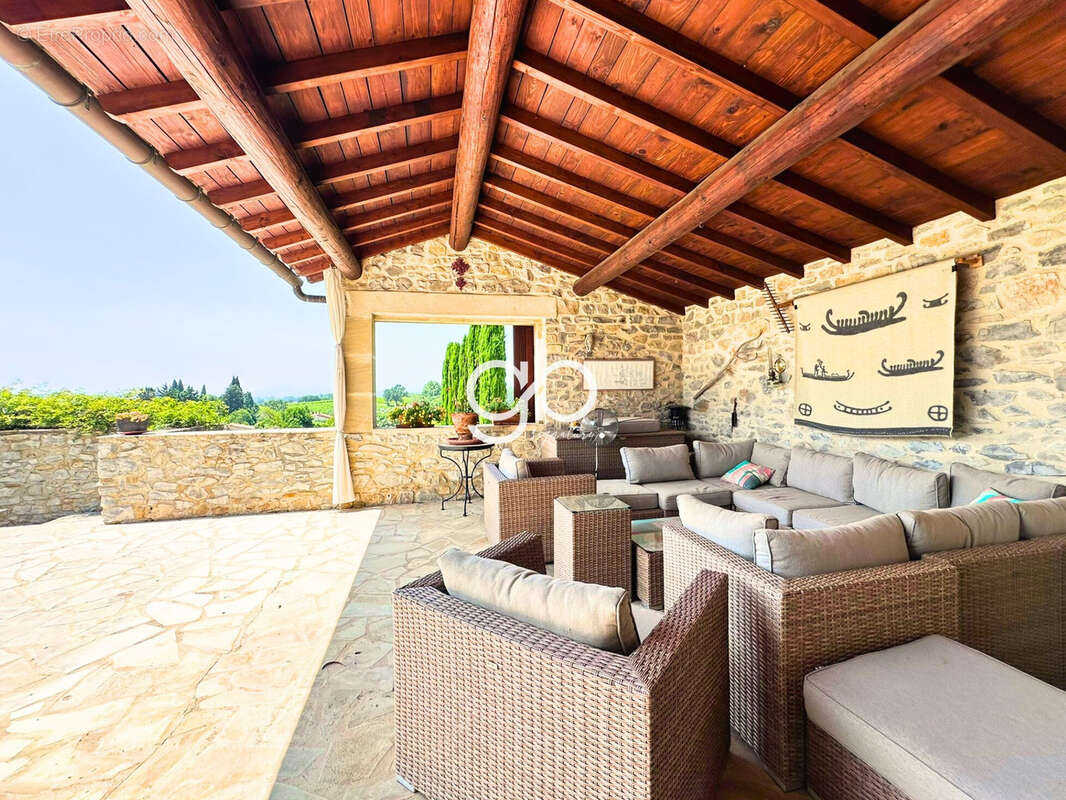 Mas de prestige du xvie siècle   vue panoramique sur les cévennes   7 chambres   piscine chauffée   ascenseur - photo 3