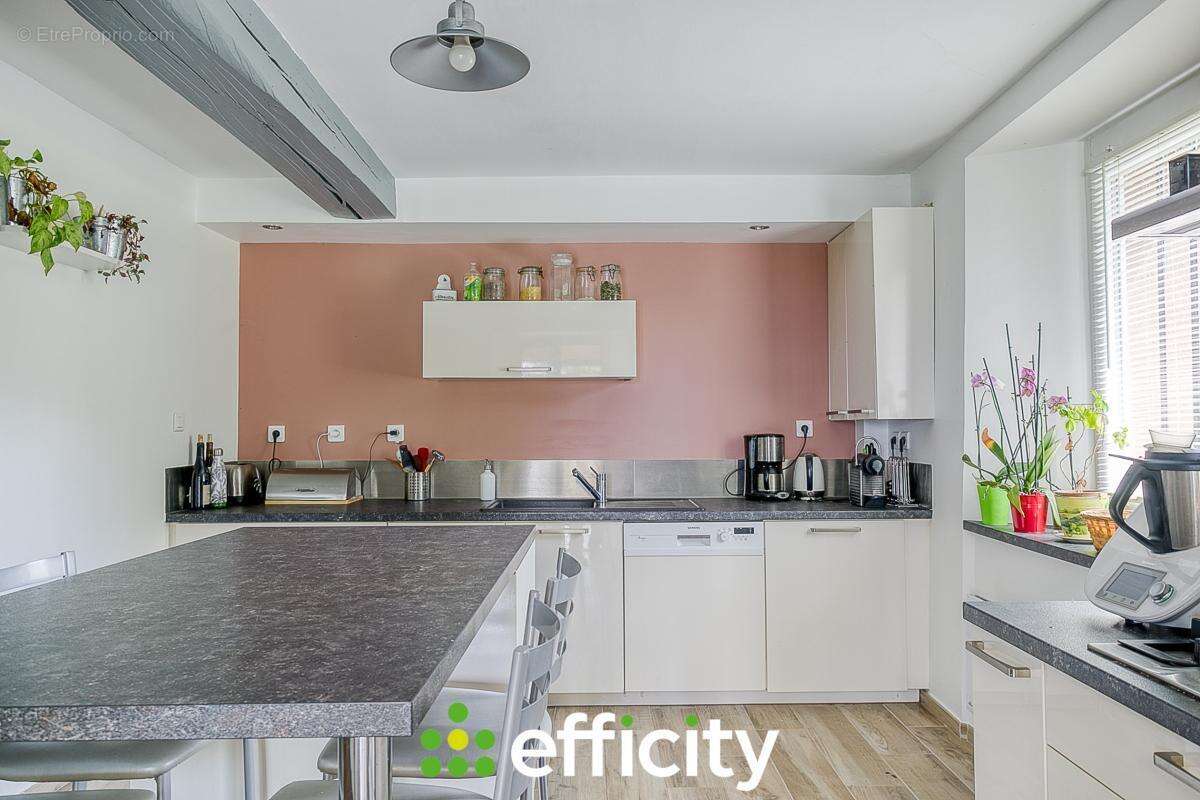 Maison à SAINT-PIERRE-DE-CHANDIEU