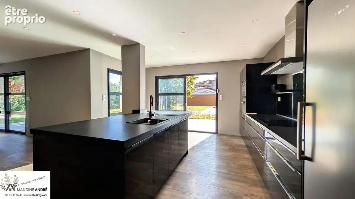Maison 5 pièces 141 m² à vendre à Saint-Bernard (01600) - photo 4