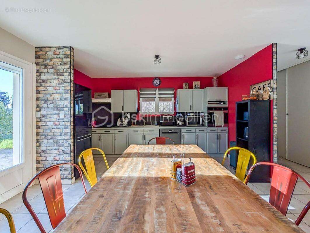 Maison à MONTELIMAR