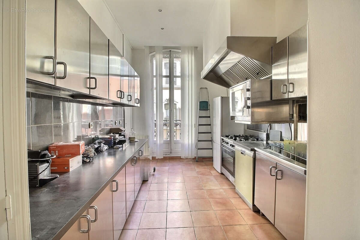 Appartement à MARSEILLE-6E