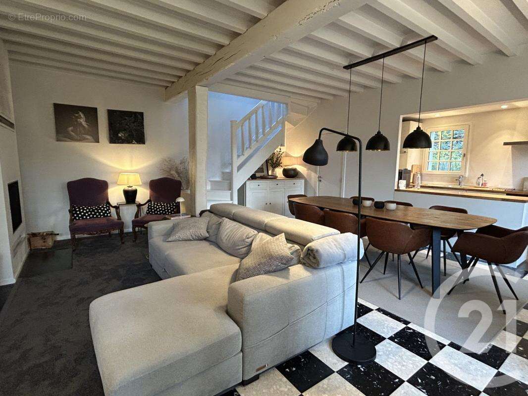 Maison à NESLES