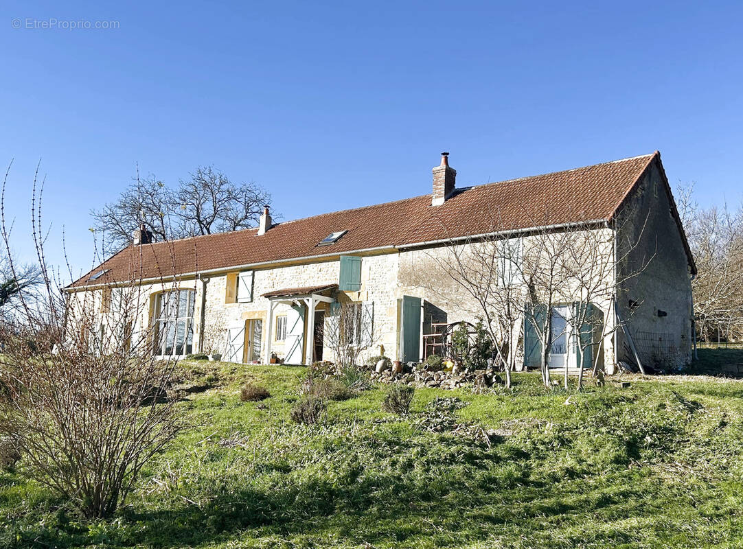 Maison à NOLAY
