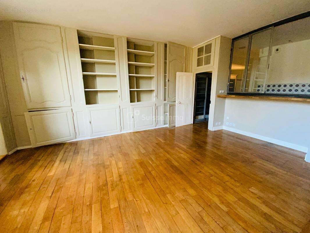 Bel appartement sur cour plein centre - photo 11
