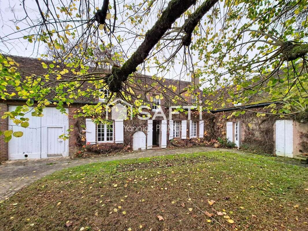 Maison 181 m² à Villeneuve-L'archeveque  - photo 2