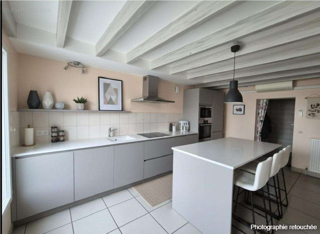 Maison à SURGERES