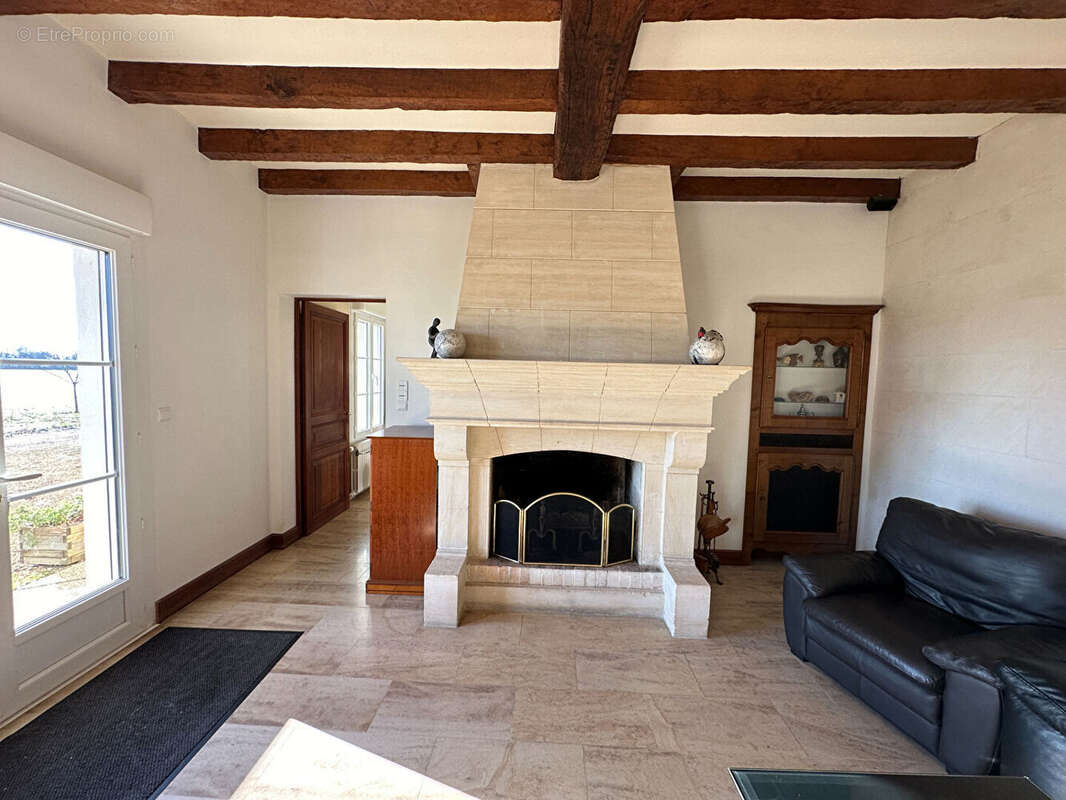 Maison à LAVAUSSEAU