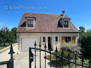 Maison à CHARLY