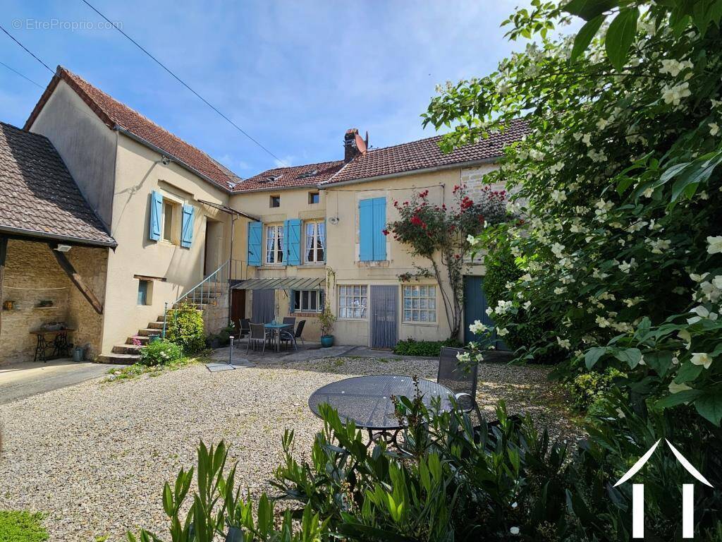 Maison à STIGNY