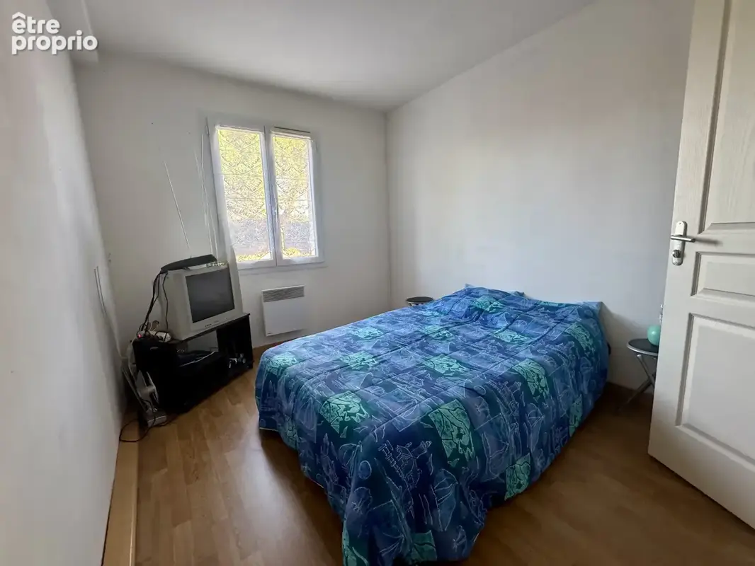 Lorris, 3 chambres, 2000 m2 terrain, garage, proches commerces - photo 6