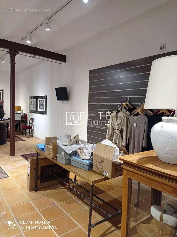 Commerce à MOUGINS