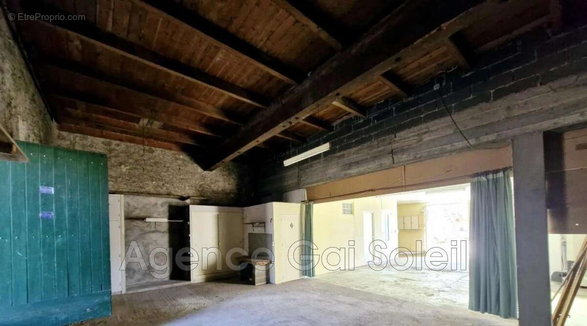 Maison à NISSAN-LEZ-ENSERUNE