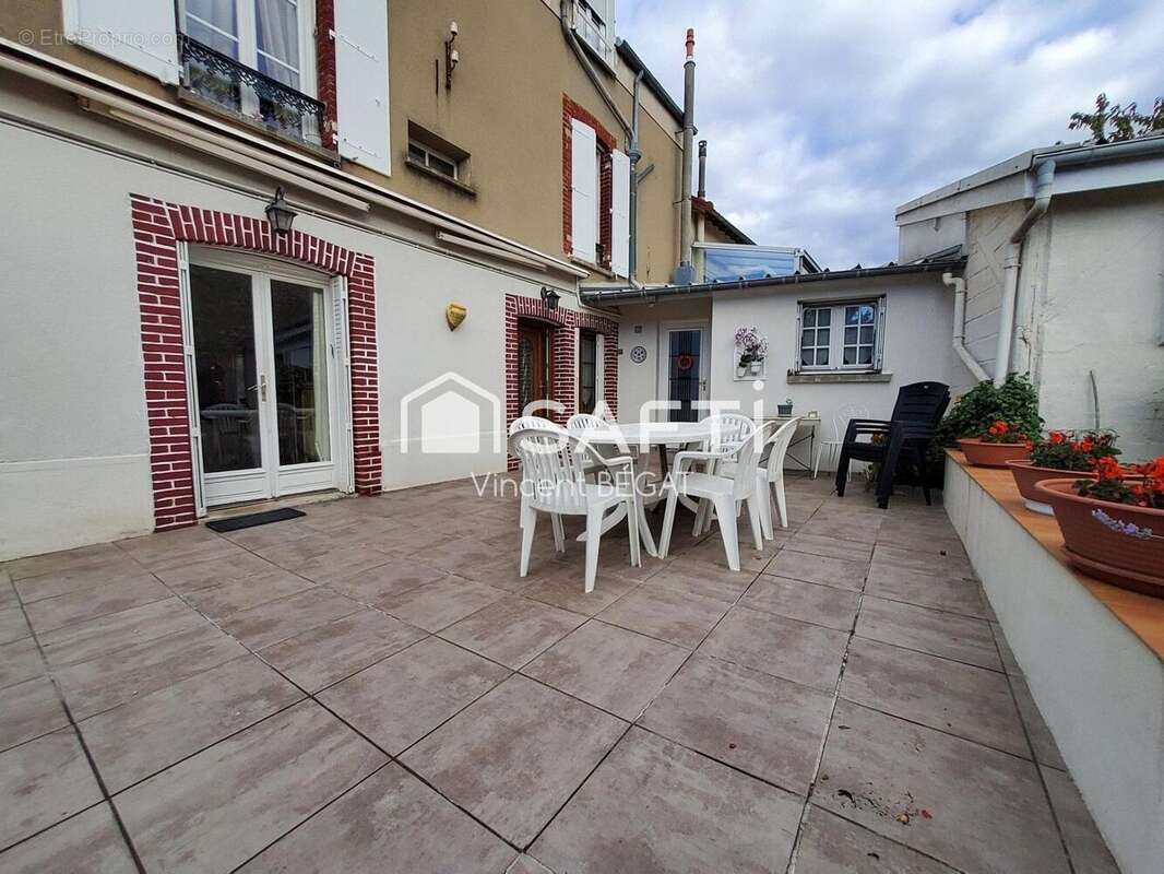 Photo 2 - Maison à MONTEREAU-FAULT-YONNE