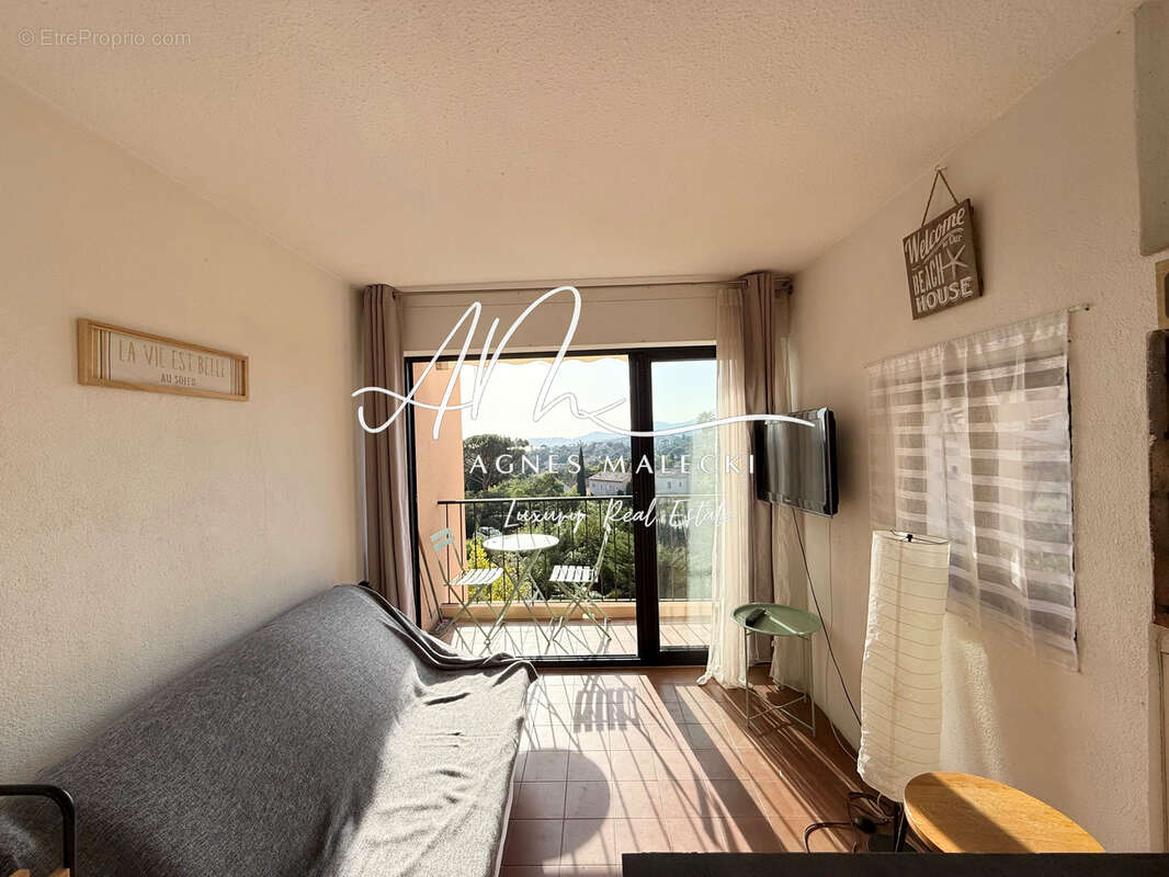Appartement à LA CROIX-VALMER