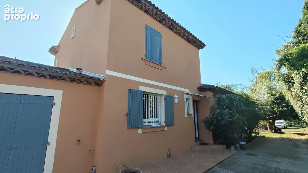 Gonfaron Jolie Villa beau volumes - photo 16