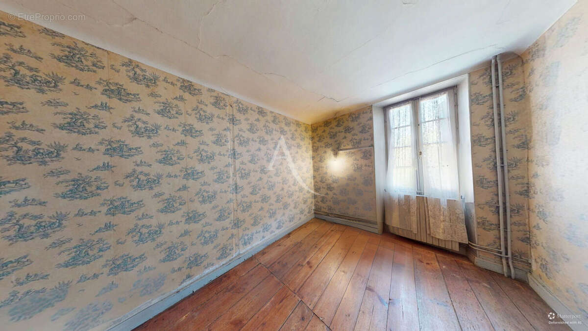 Maison de caractère à rénover. Centre-bourg 330,31 m² habitables sur 17 958 m² de terrain - photo 12