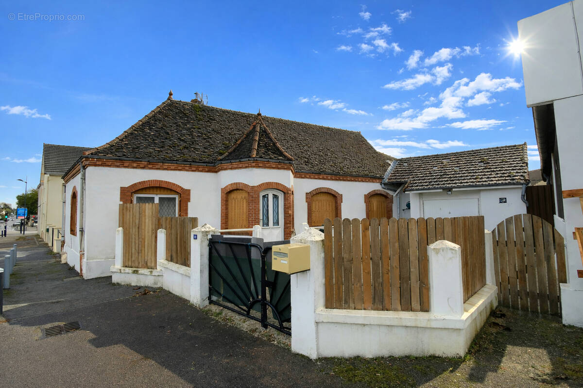 Maison à CHAMPFORGEUIL