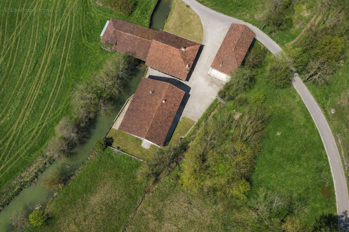Maison à SAINT-ETIENNE-DU-BOIS