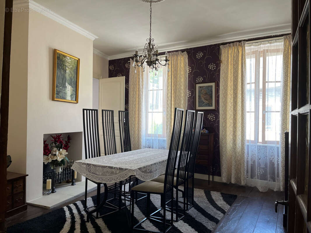 Maison à COUSSAC-BONNEVAL