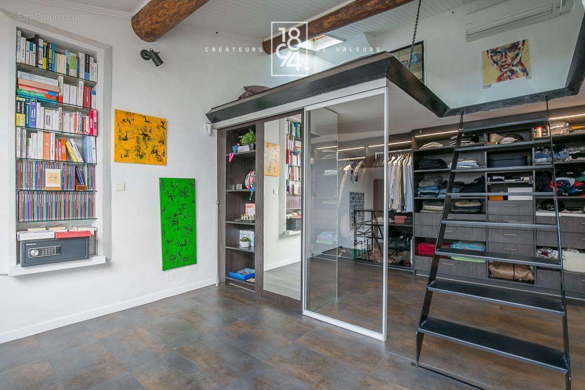 Appartement à MARSEILLE-7E