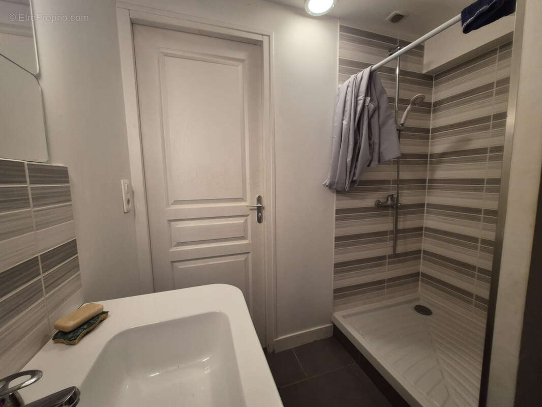 Maison à LA QUEUE-LES-YVELINES