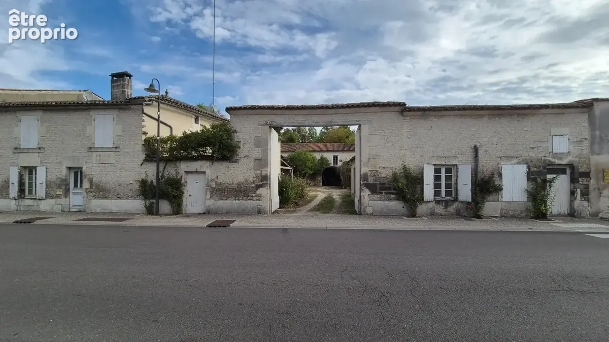 Maison à SAINT-FORT-SUR-LE-NE