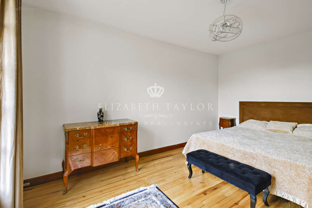 Maison à LE VESINET