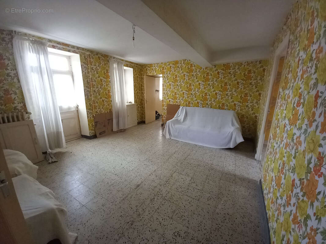 Maison à BICHES