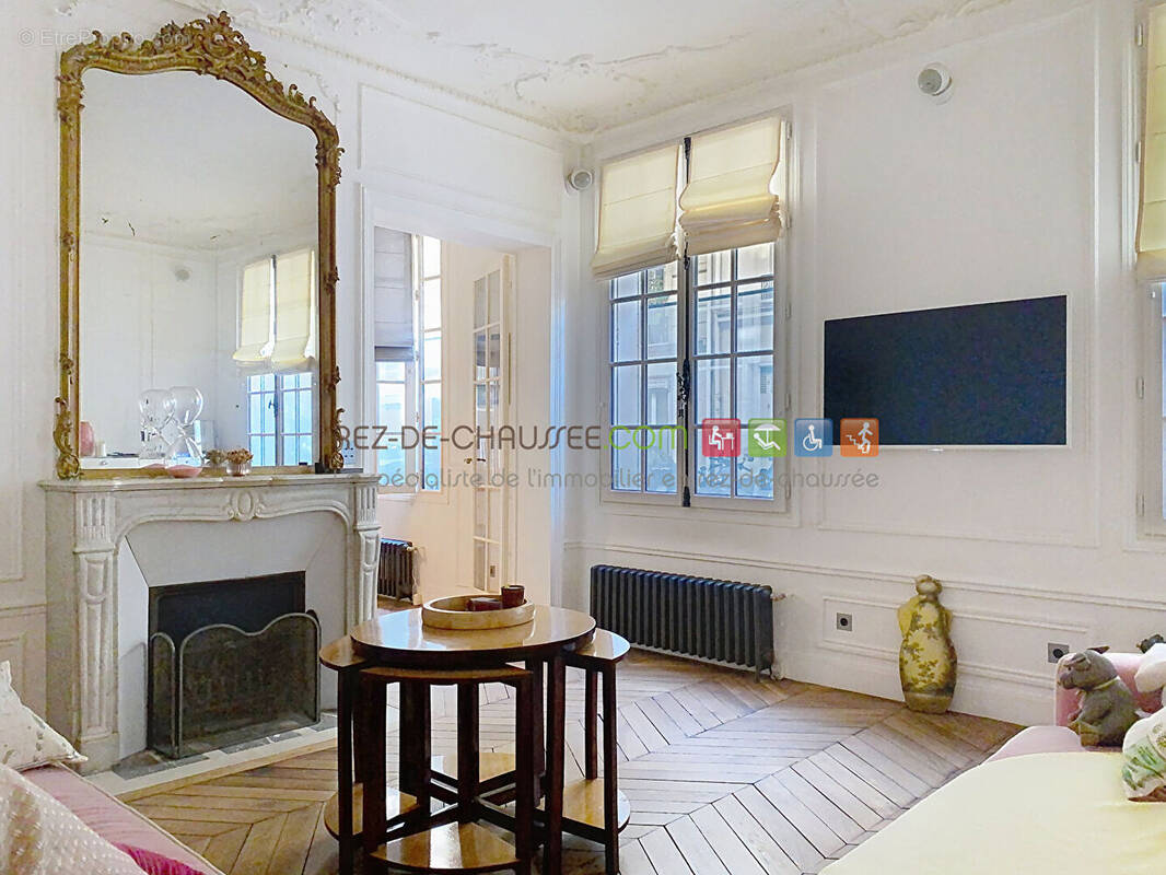 Appartement à PARIS-17E