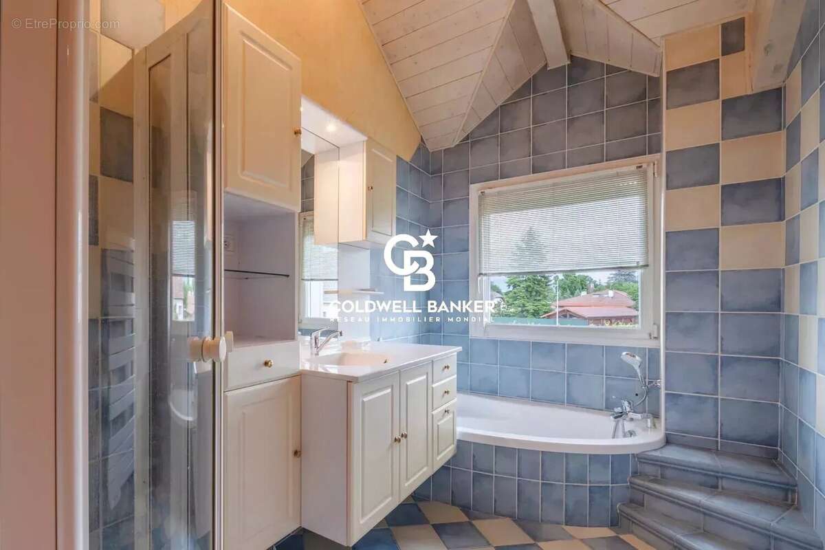 Maison à ARTHAZ-PONT-NOTRE-DAME