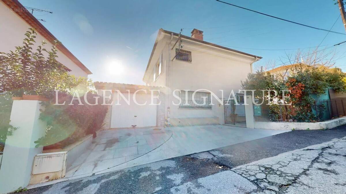 Maison à SAINT-LAURENT-DU-VAR