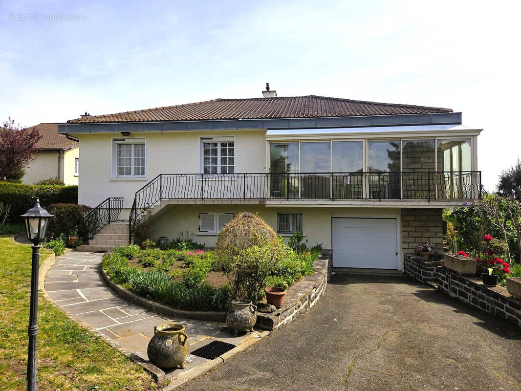 Maison à VEYRE-MONTON